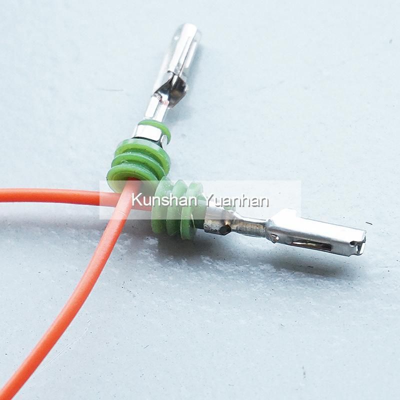 Yh-3000fs Semi-Automatic Multi-Core Sheath Wire Stripping and Rubber Seal Insertion and Terminal Crimping Machine for AV, AVS, Avss Cable